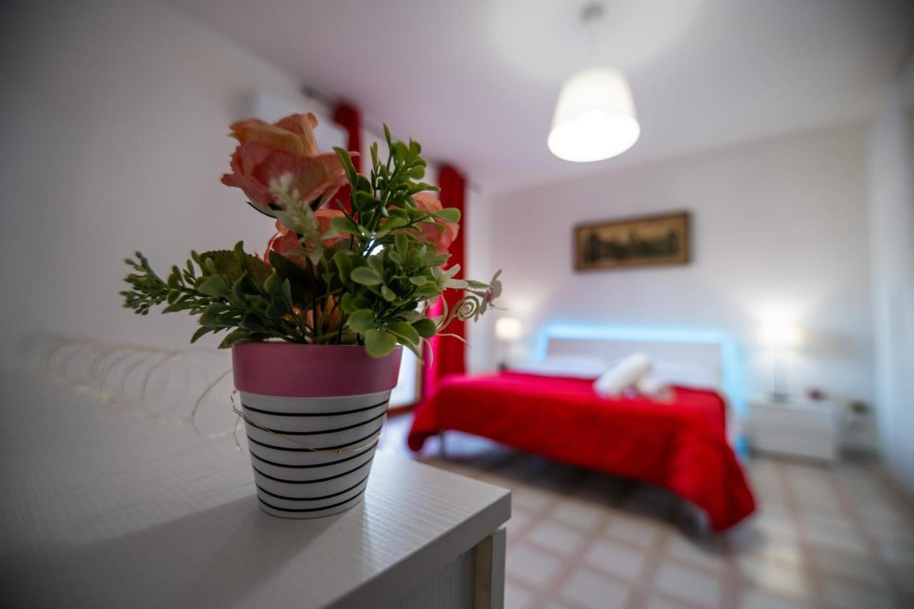 B&B A Casa Di Amici Caserta Eksteriør bilde